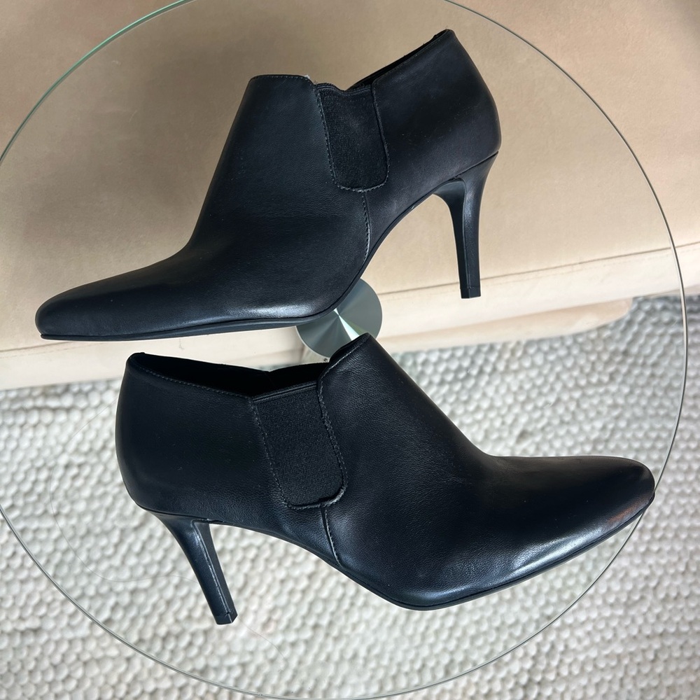 Cole Haan Black Leather Heeled Ankle Booties Pointed Toe | Size 8 - Picture 6 of 12